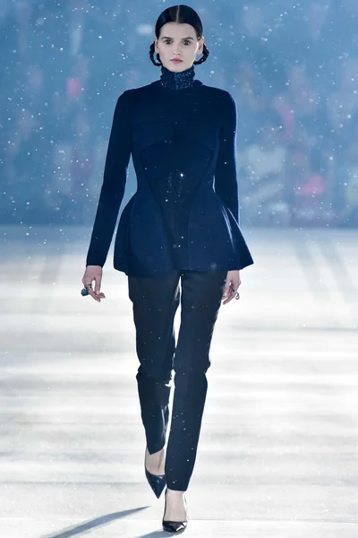 Look 19